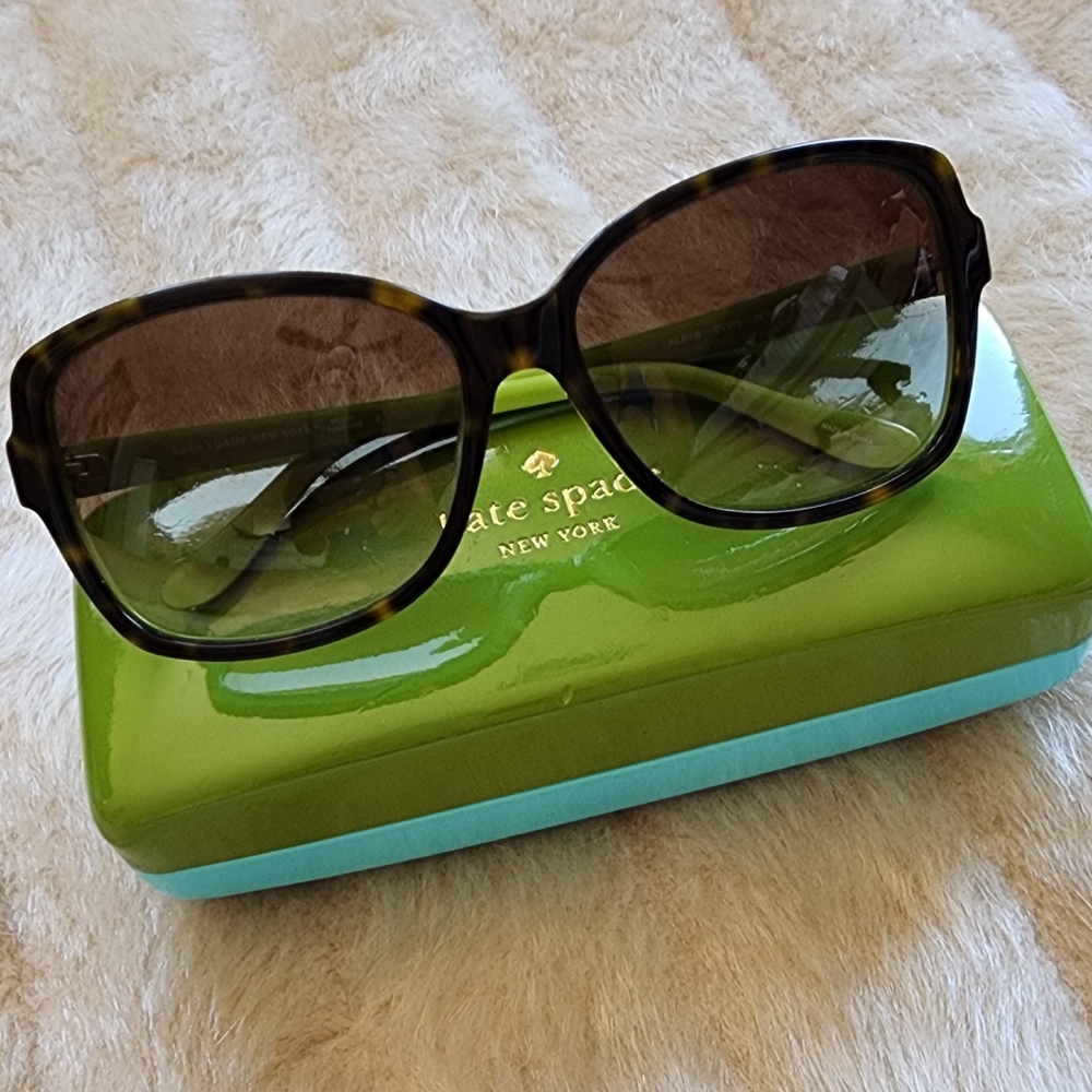 KATE SPADE SUNGLASSES 🕶 - Picture 6 of 14